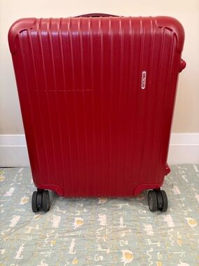 Rimowa Carryon Luggage (PRICE FIRM)